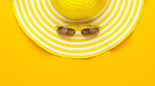sunglasses-and-striped-retro-hat-PGEBDPR-1024x671